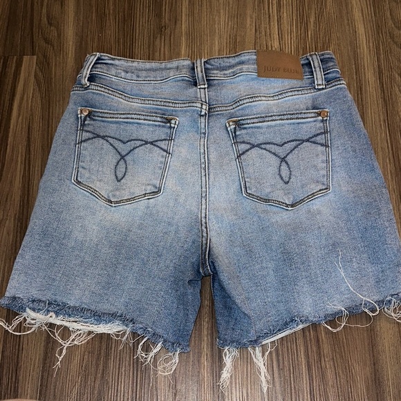 Judy Blue Classic Blue Jean Shorts - Picture 3 of 5